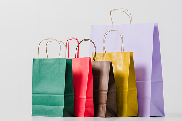 Shoppen in Friedrichshafen Bunte Einkaufstaschen